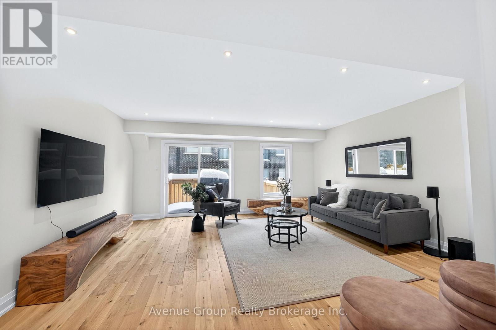 919 Isaac Phillips Way, Newmarket, Ontario  L3X 0M7 - Photo 3 - N12796870