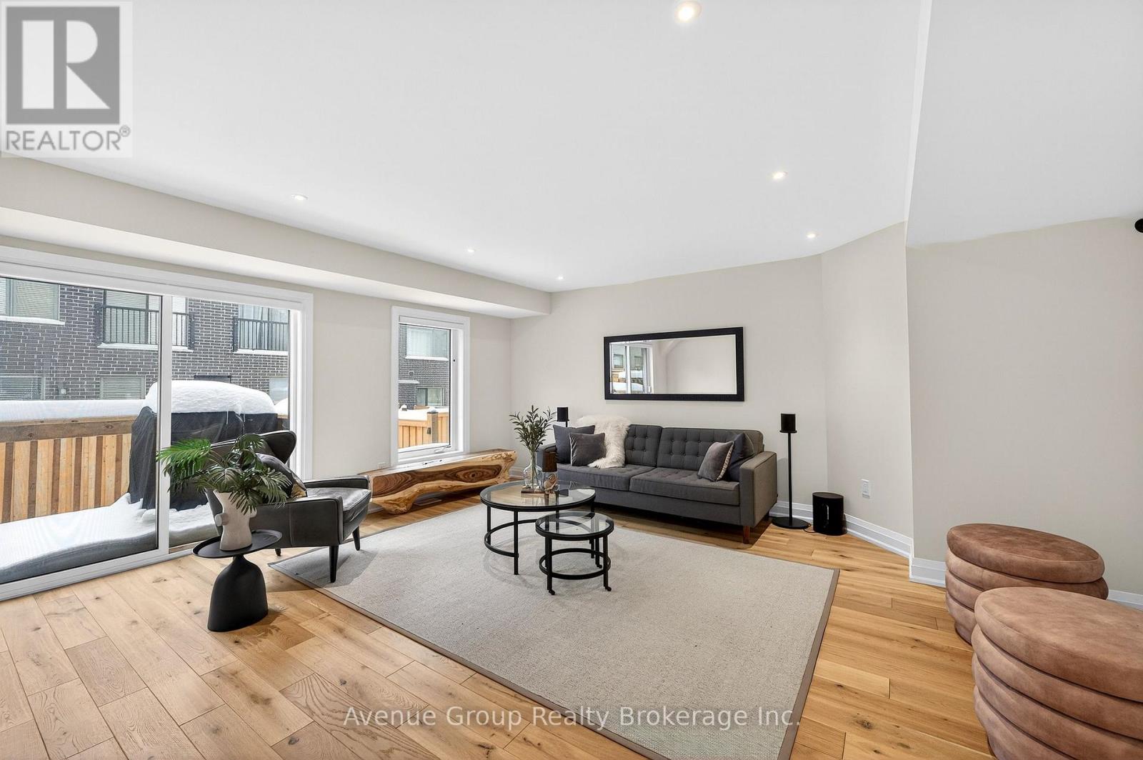 919 Isaac Phillips Way, Newmarket, Ontario  L3X 0M7 - Photo 4 - N12796870