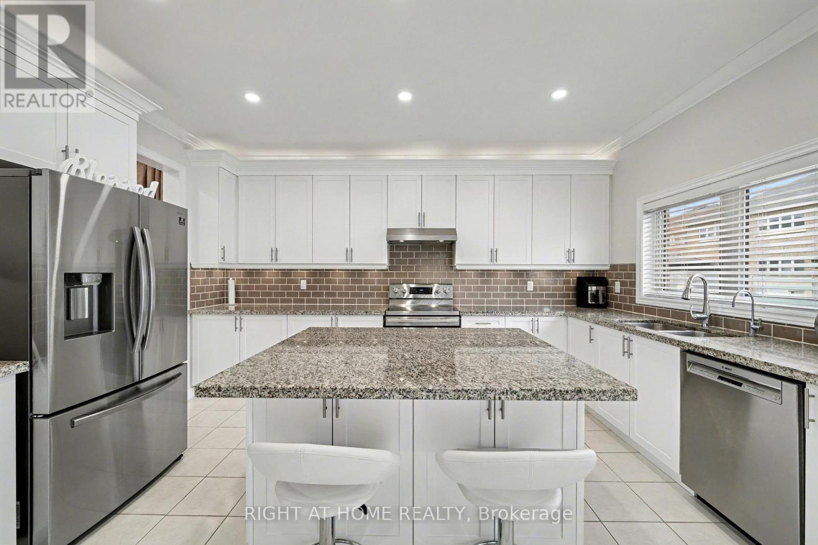 1016 Wickham Road, Innisfil, Ontario  L9S 0N5 - Photo 11 - N12797020