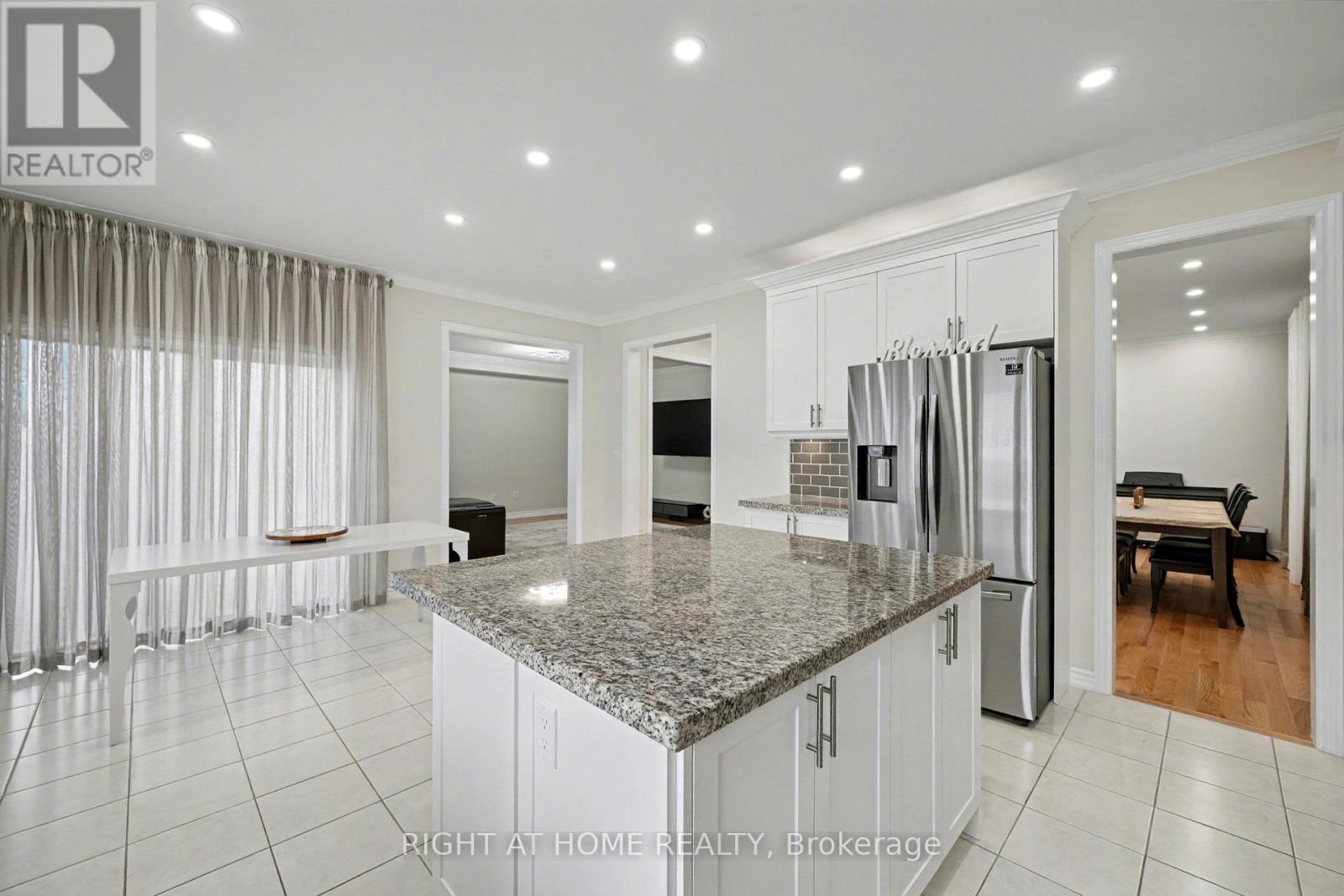 1016 Wickham Road, Innisfil, Ontario  L9S 0N5 - Photo 13 - N12797020