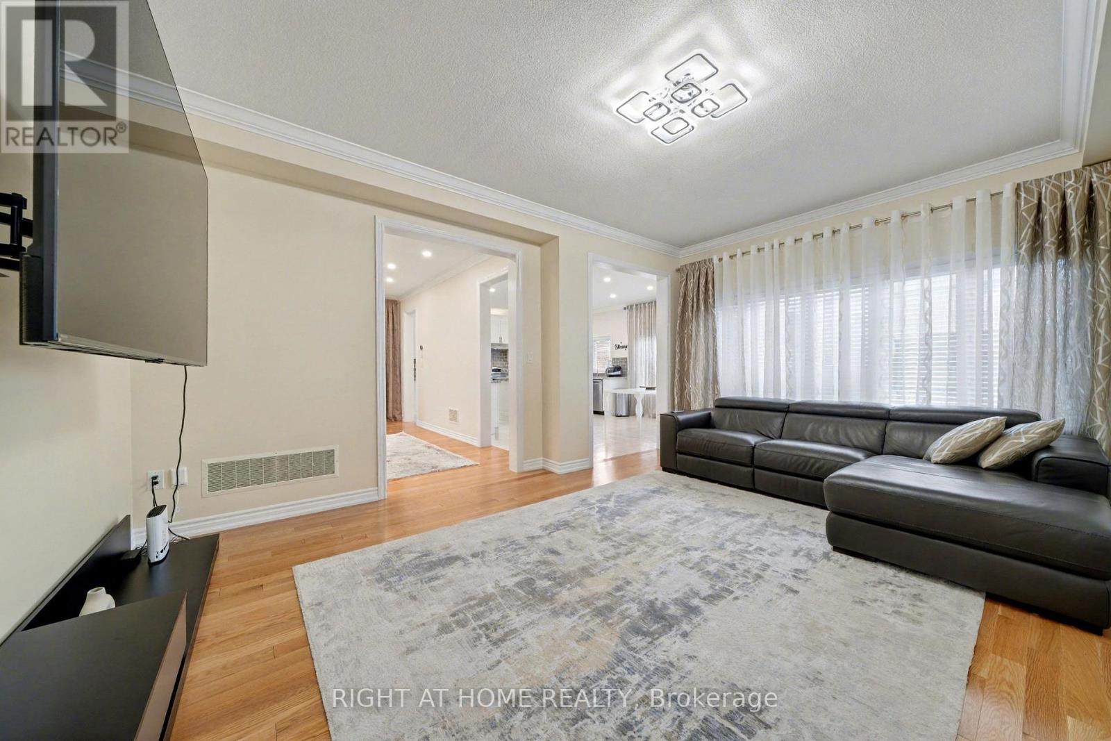 1016 Wickham Road, Innisfil, Ontario  L9S 0N5 - Photo 5 - N12797020