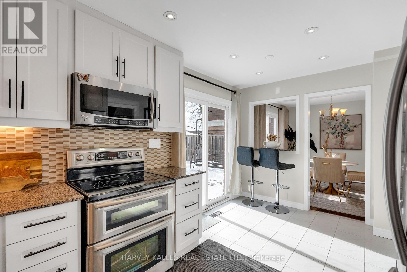 33 Ravengloss Drive, Markham, Ontario  L3T 4C8 - Photo 11 - N12794052