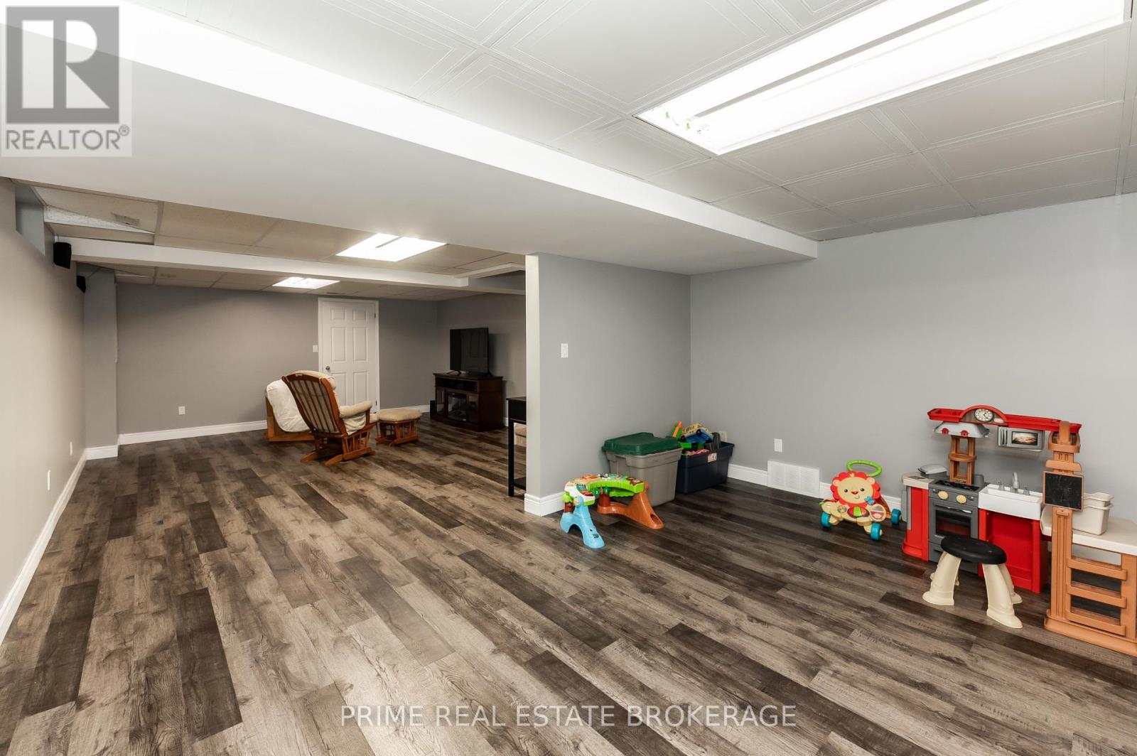 16 Timberlane Crescent, Central Elgin, Ontario  N5P 4G9 - Photo 33 - X12796562