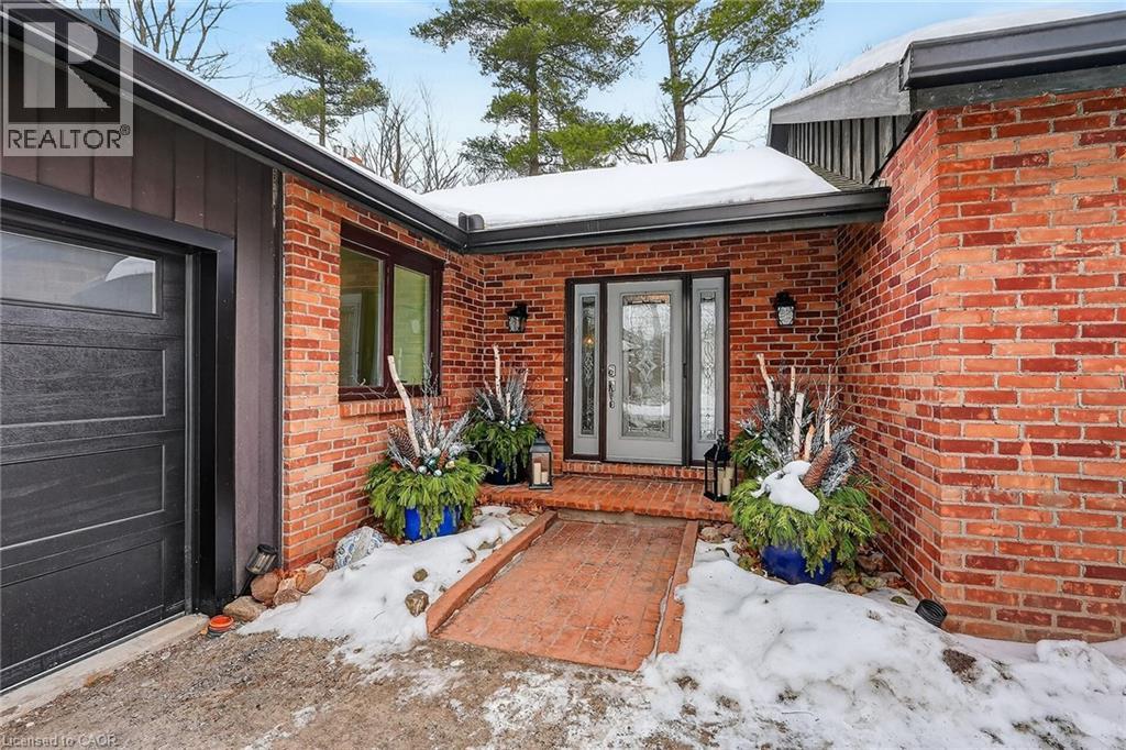 51 Park Road S, Grimsby, Ontario  L3M 4E7 - Photo 3 - 40805716