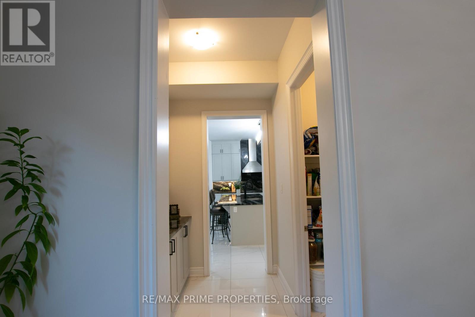 65 Redmond Crescent, Springwater, Ontario  L9X 1Z8 - Photo 12 - S12680920