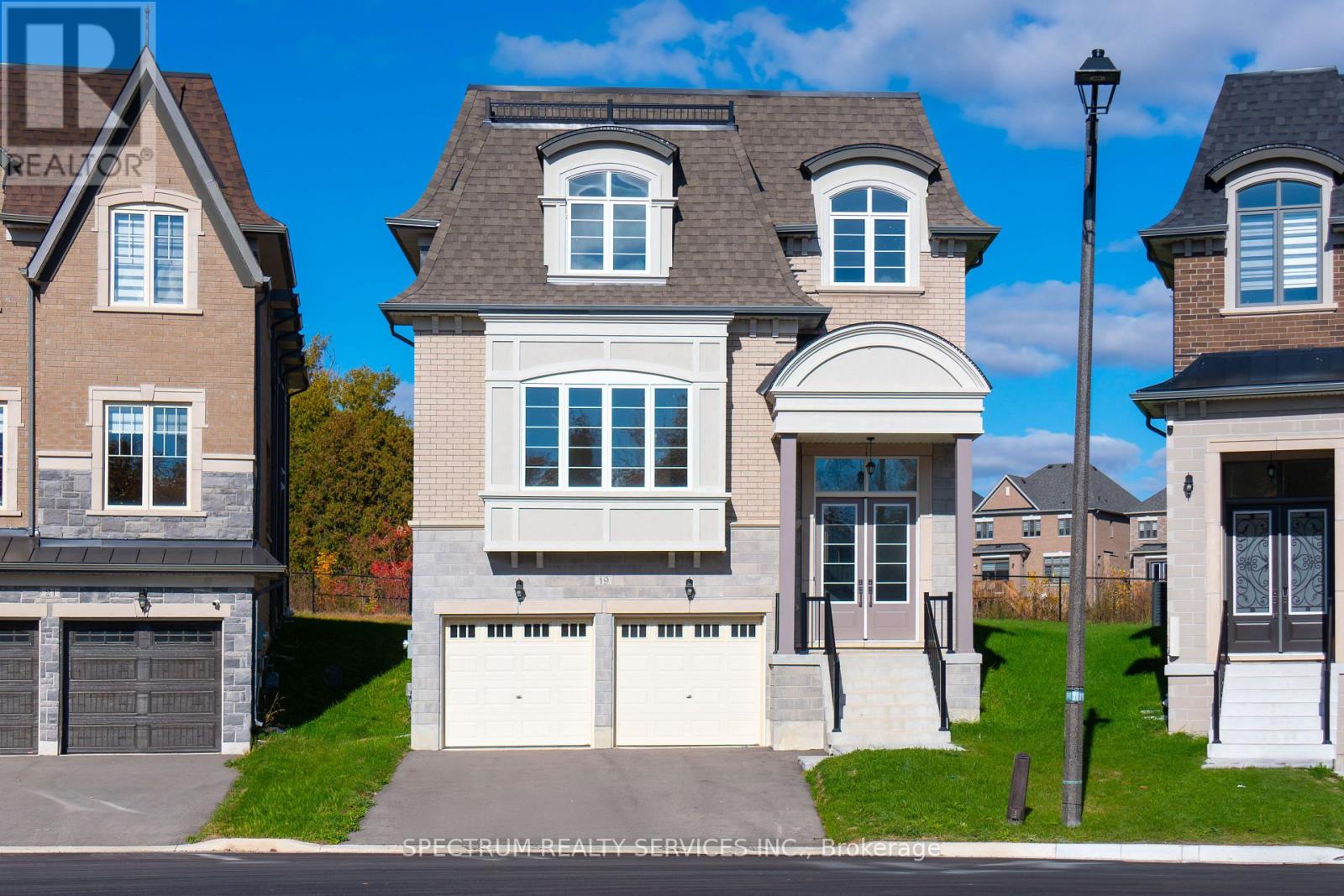 19 Swamp Sparrow Court, Caledon, Ontario  L7C 4M7 - Photo 1 - W12796770