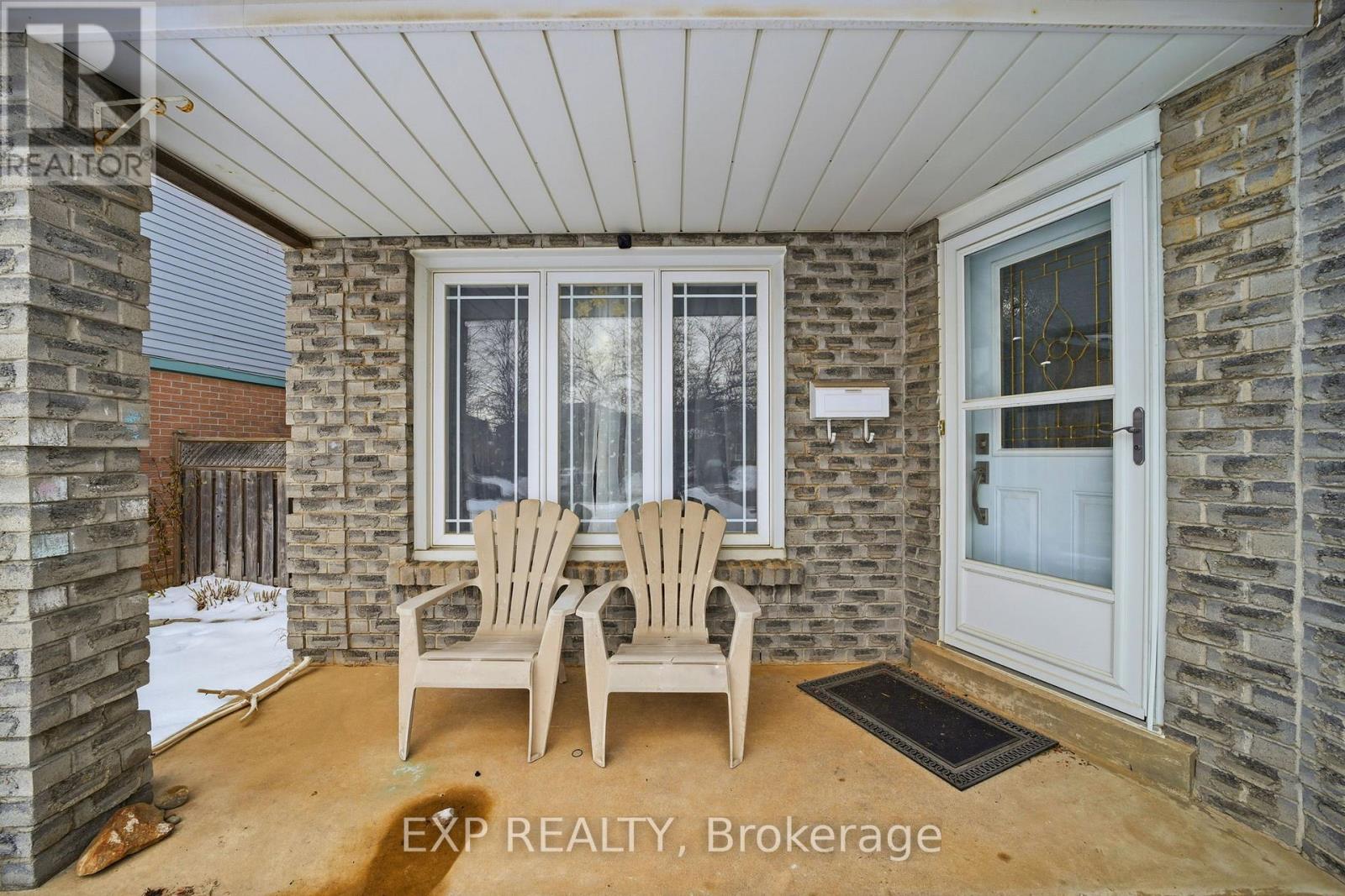 3309 Waxwing Drive, Mississauga, Ontario  L5N 5W3 - Photo 3 - W12796788