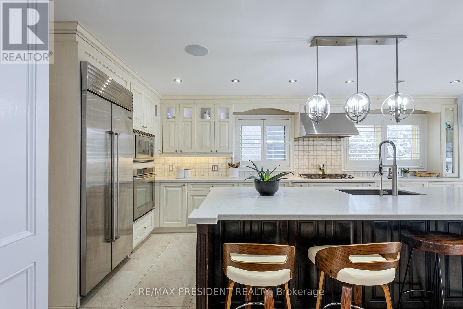 42 Mount Forest Drive, Brampton, Ontario  L6Z 1B7 - Photo 13 - W12796790