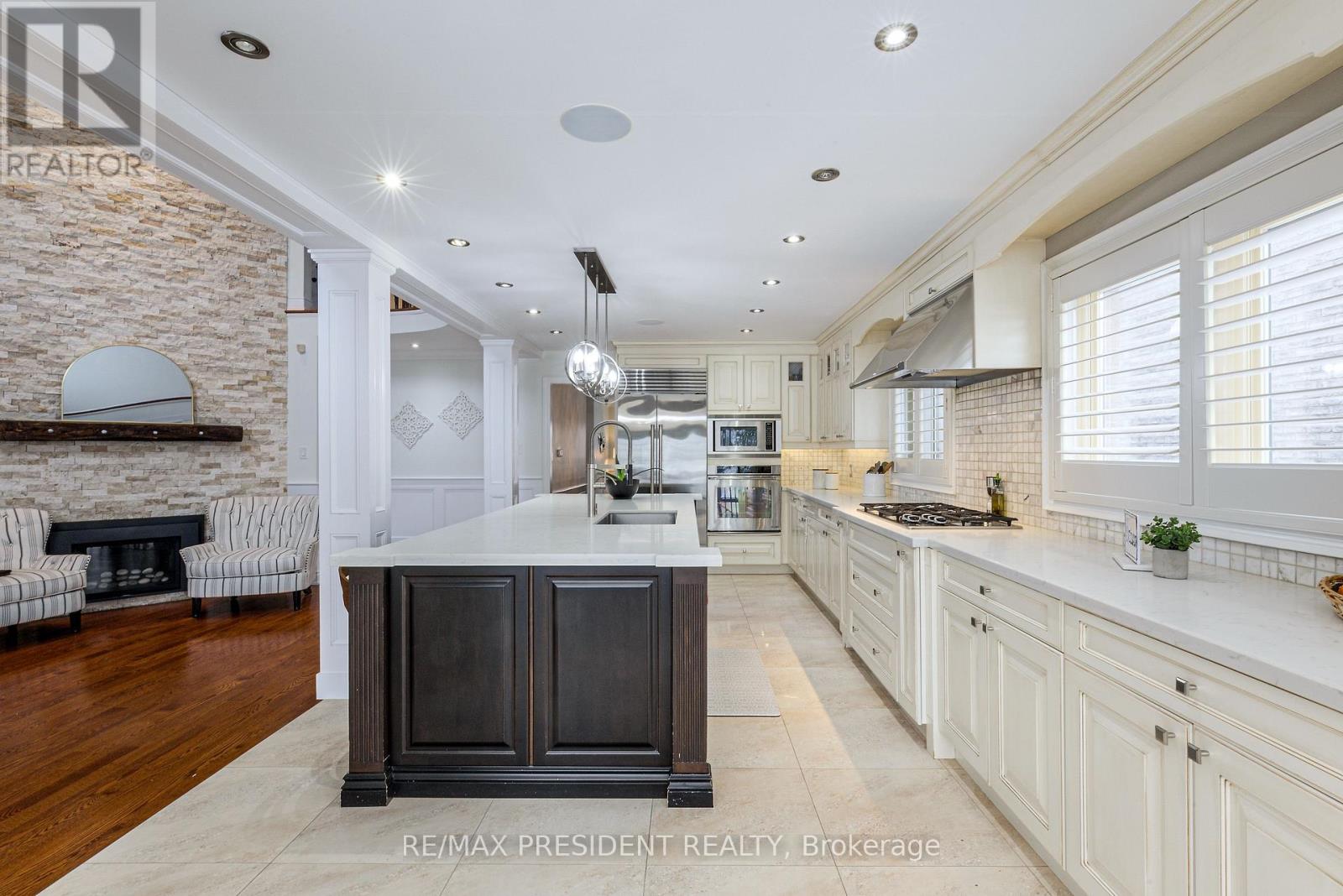 42 Mount Forest Drive, Brampton, Ontario  L6Z 1B7 - Photo 16 - W12796790