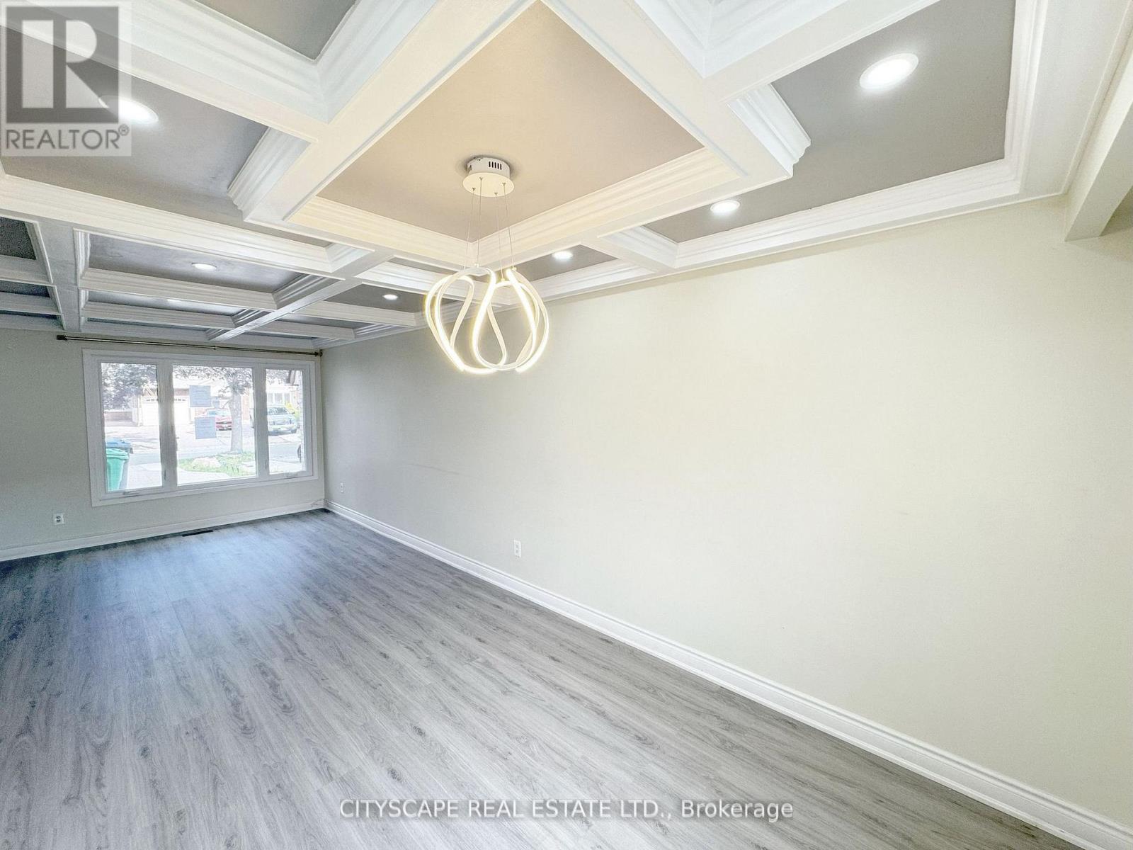 62 Barrington Crescent, Brampton, Ontario  L6Z 1N3 - Photo 6 - W12796806