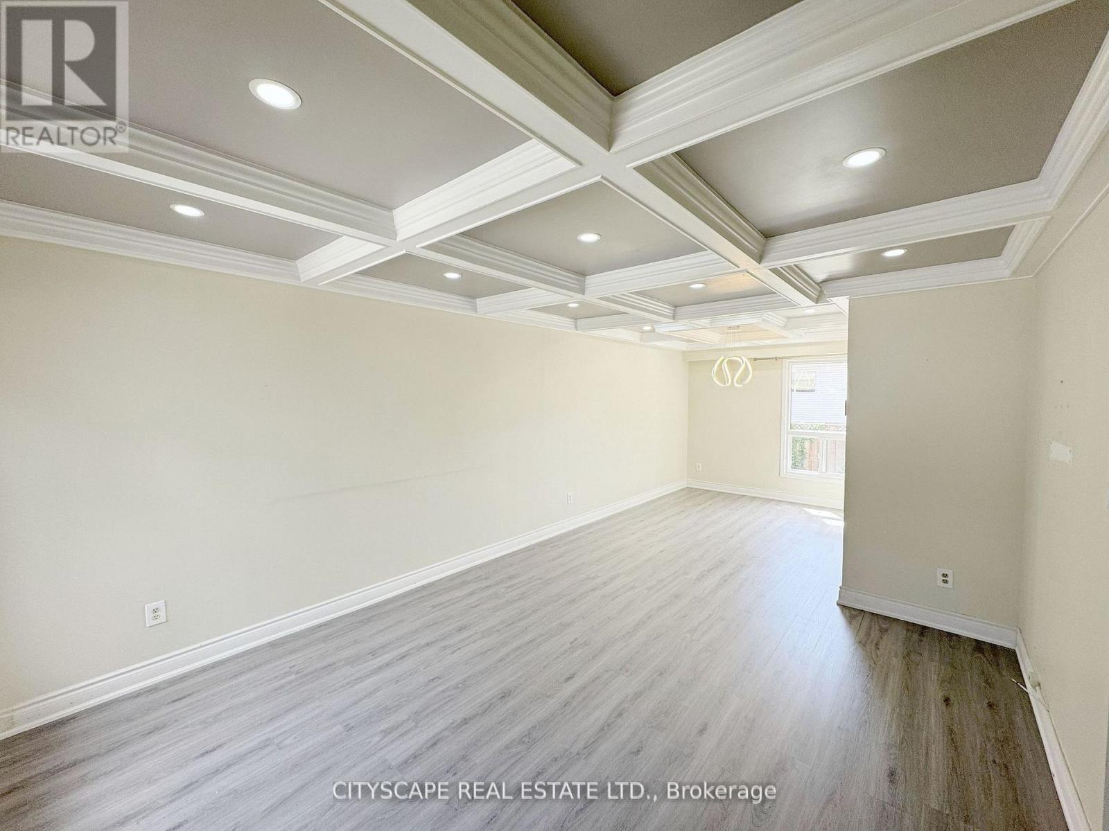 62 Barrington Crescent, Brampton, Ontario  L6Z 1N3 - Photo 7 - W12796806