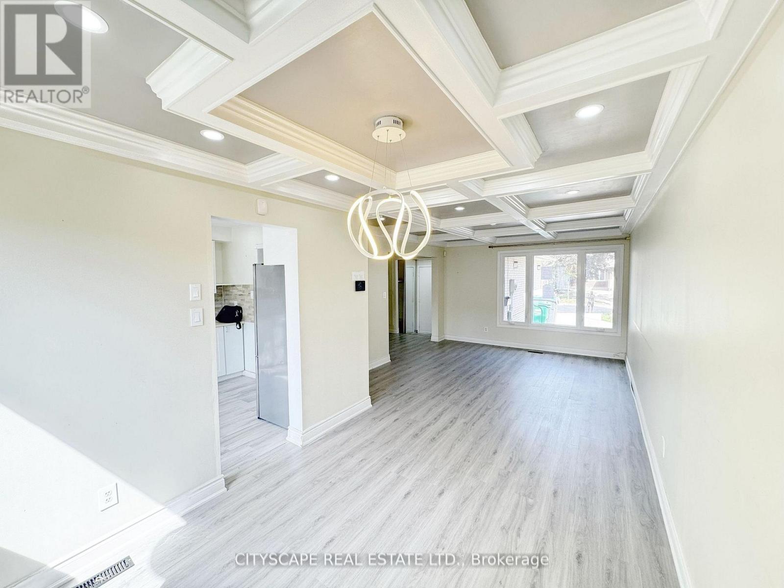 62 Barrington Crescent, Brampton, Ontario  L6Z 1N3 - Photo 9 - W12796806