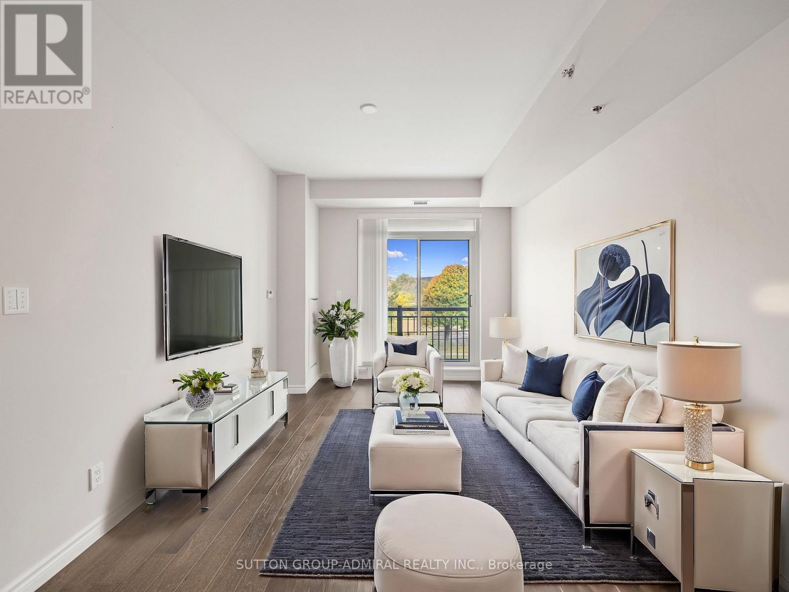 204 - 34 Plains Road E, Burlington, Ontario  L7T 0B9 - Photo 1 - W12796828