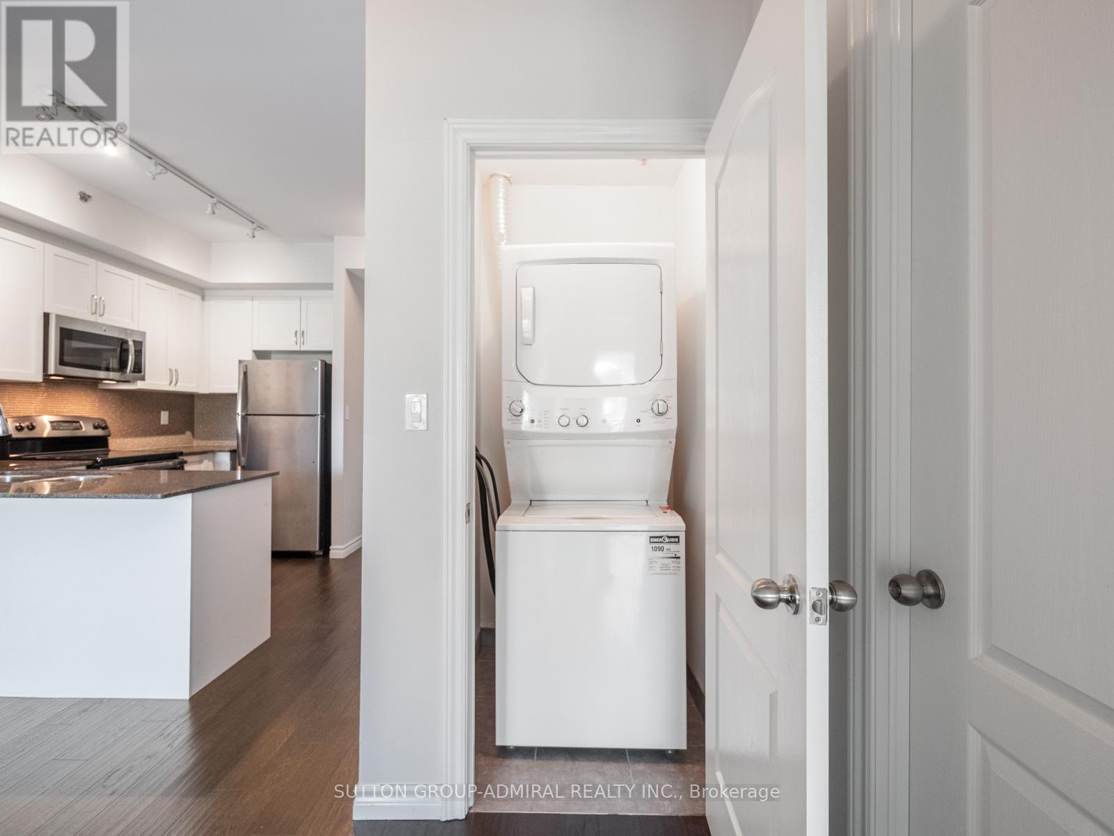 204 - 34 Plains Road E, Burlington, Ontario  L7T 0B9 - Photo 7 - W12796828