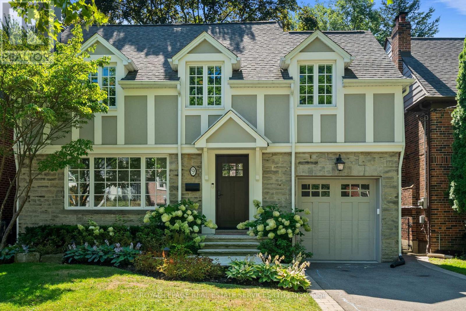 9 Ashton Manor, Toronto, Ontario  M8Y 2N6 - Photo 1 - W12796838