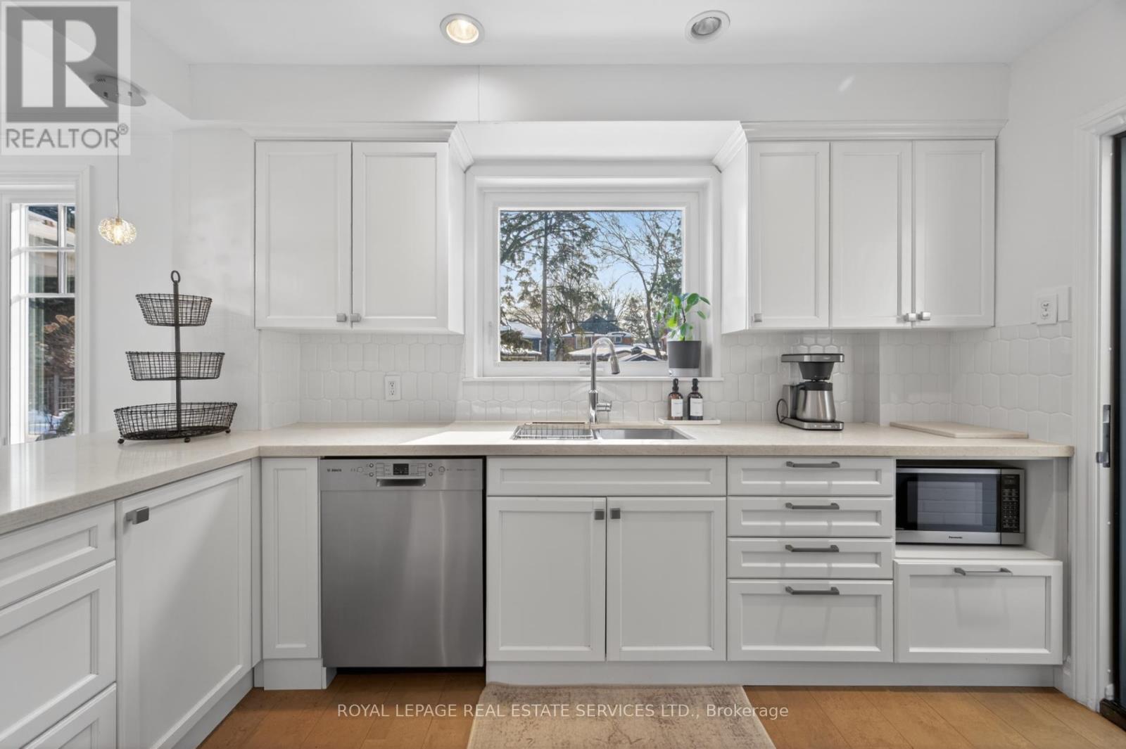 9 Ashton Manor, Toronto, Ontario  M8Y 2N6 - Photo 12 - W12796838