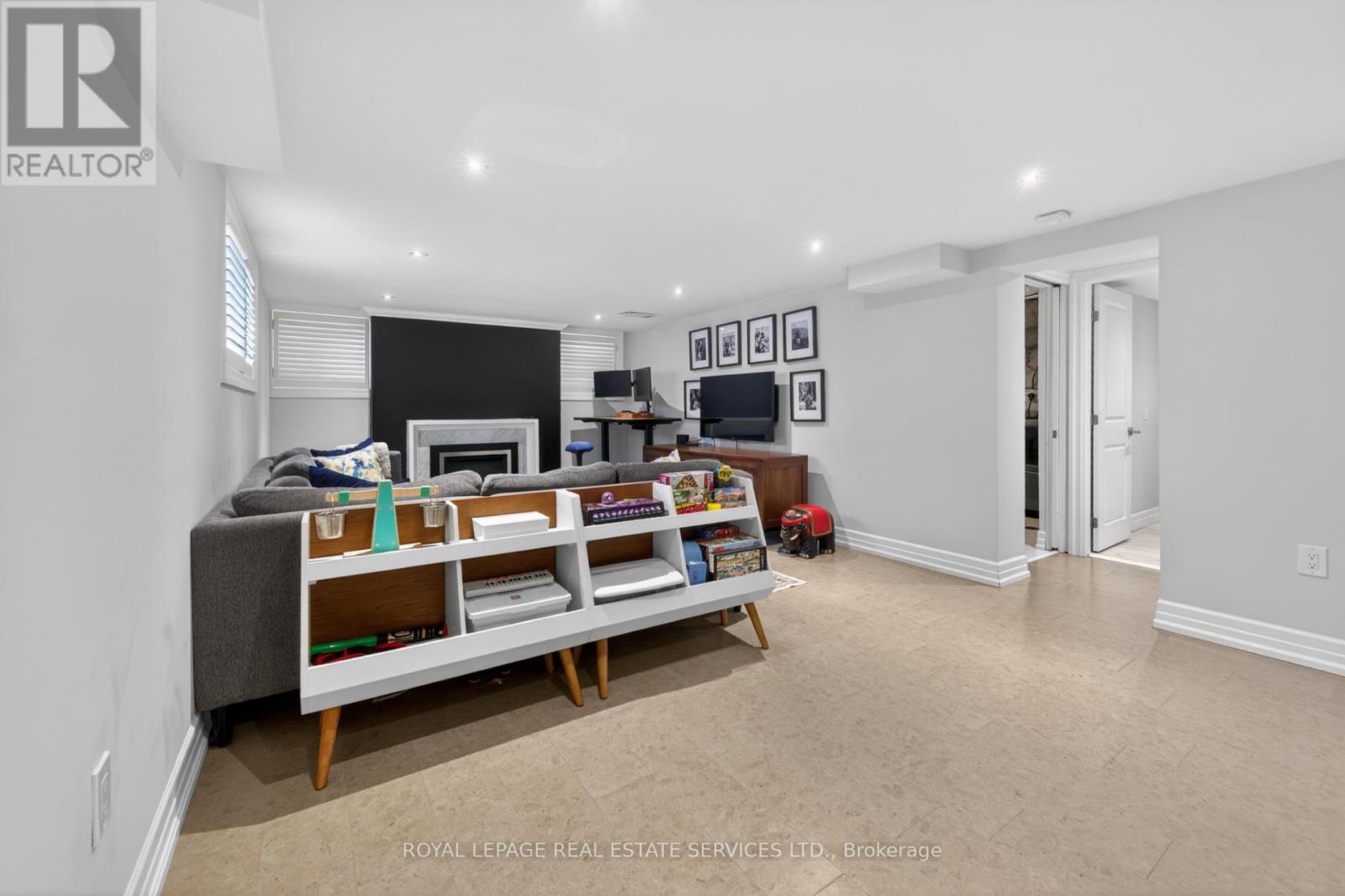 9 Ashton Manor, Toronto, Ontario  M8Y 2N6 - Photo 24 - W12796838