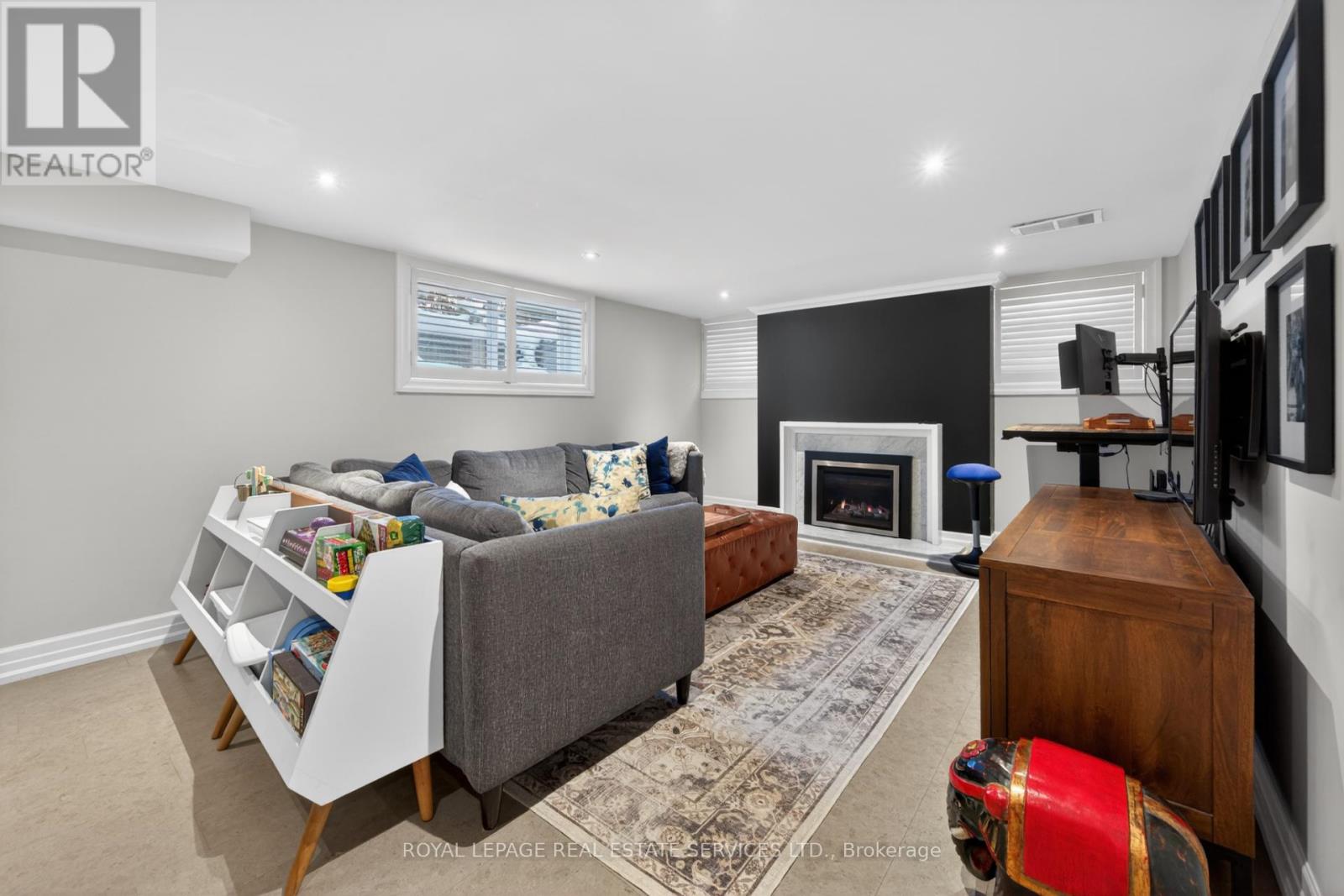 9 Ashton Manor, Toronto, Ontario  M8Y 2N6 - Photo 25 - W12796838