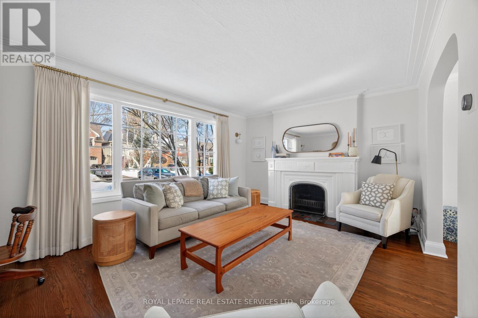 9 Ashton Manor, Toronto, Ontario  M8Y 2N6 - Photo 3 - W12796838