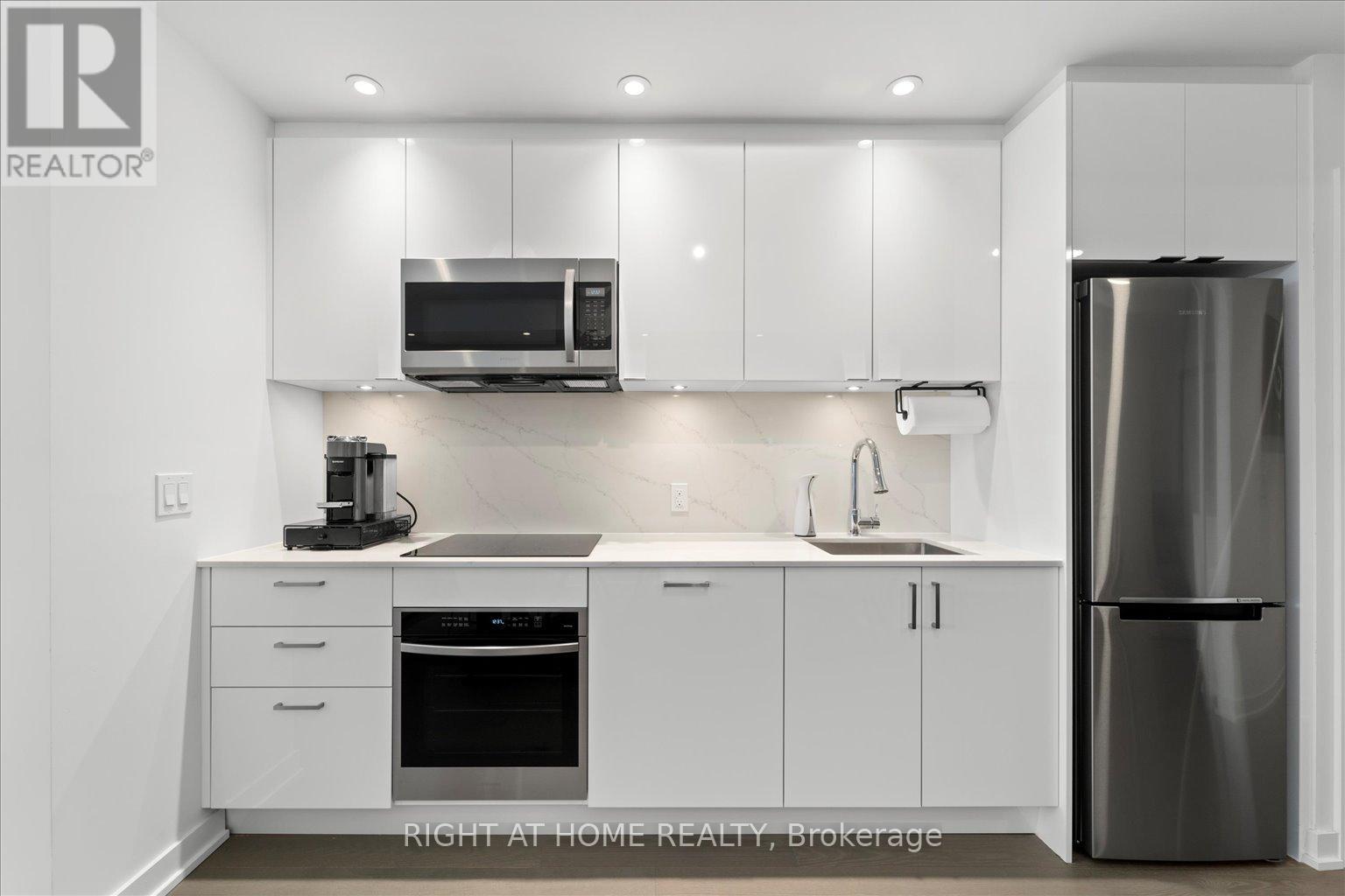 2011 - 1928 Lake Shore Boulevard W, Toronto, Ontario  M6S 0B1 - Photo 13 - W12796868