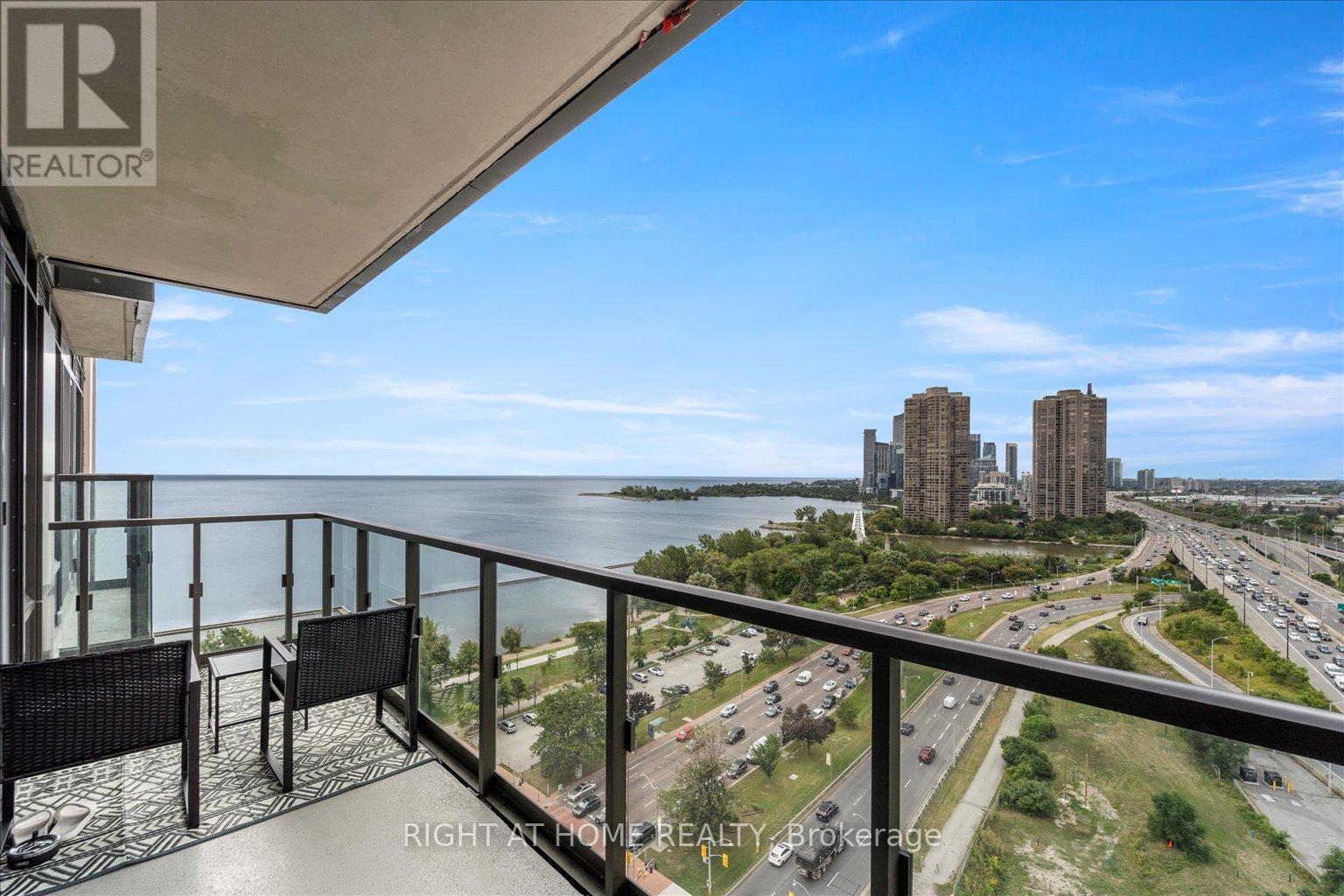 2011 - 1928 Lake Shore Boulevard W, Toronto, Ontario  M6S 0B1 - Photo 30 - W12796868