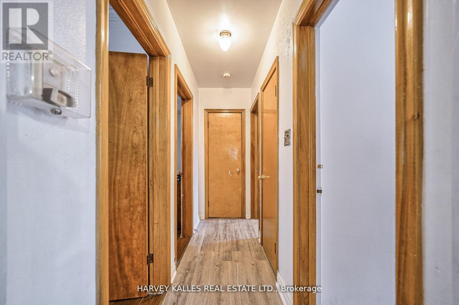 40 Dominion Road, Toronto, Ontario  M8W 1J7 - Photo 13 - W12796934