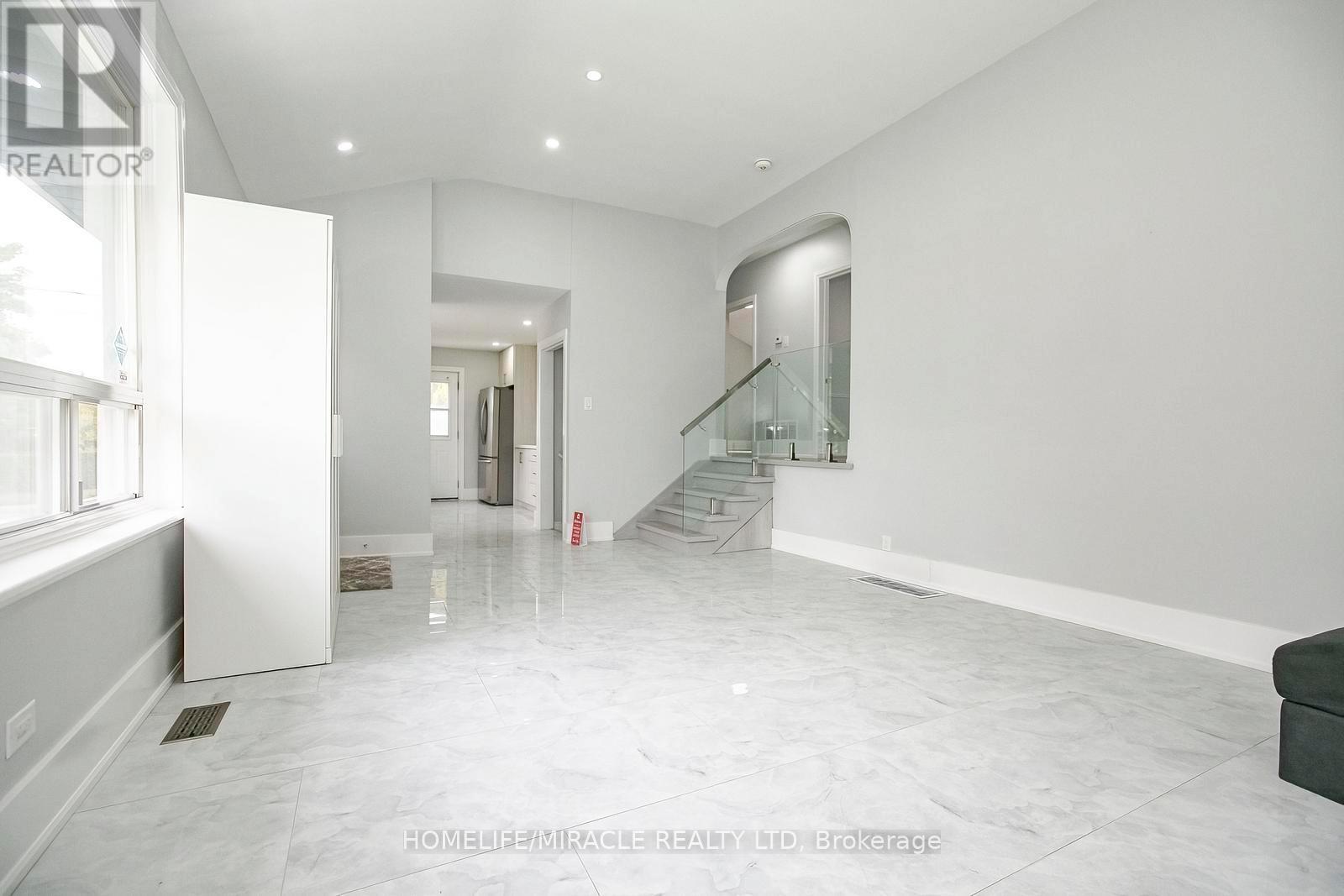 76 Raylawn Crescent, Halton Hills, Ontario  L7G 4N1 - Photo 10 - W12796940