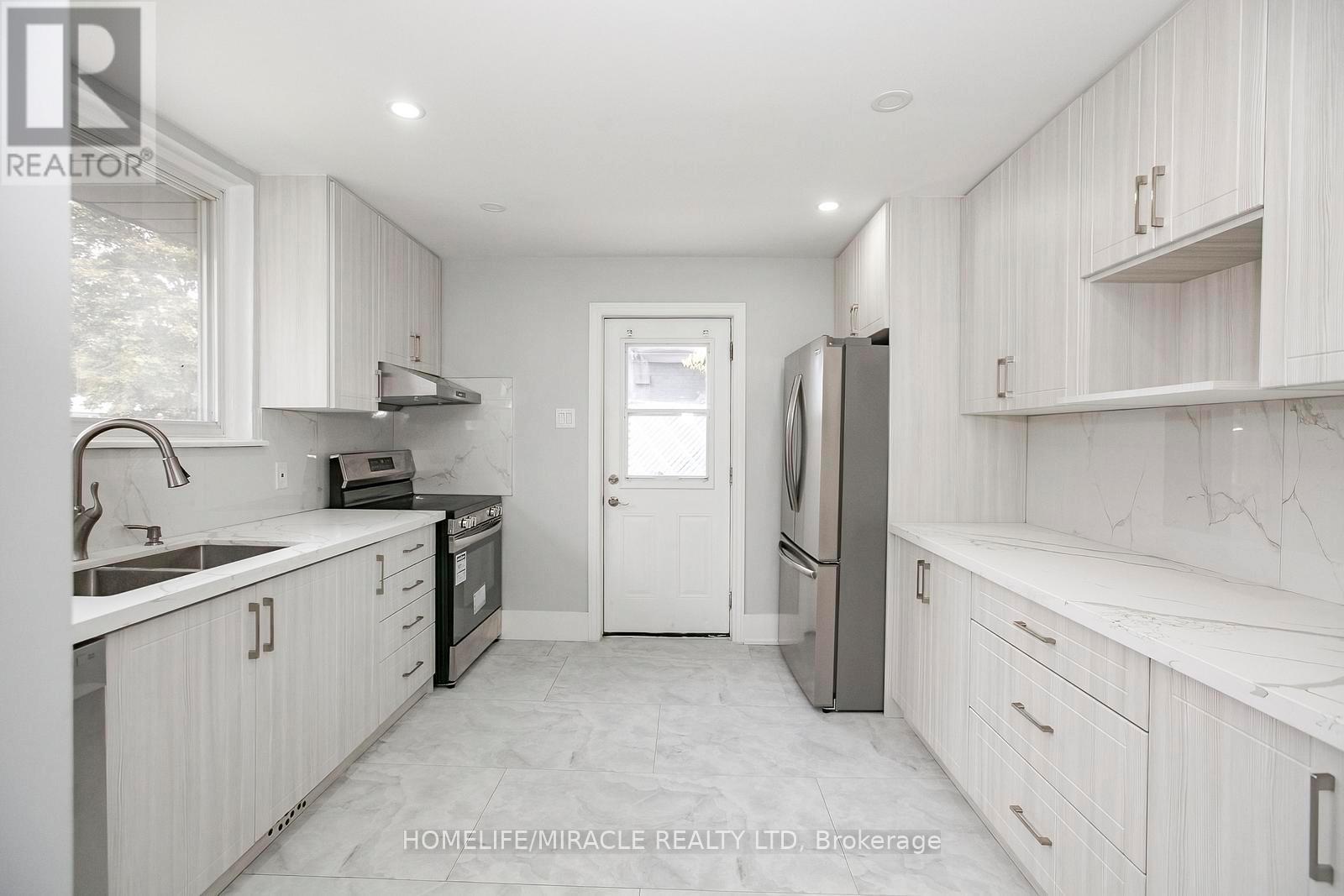 76 Raylawn Crescent, Halton Hills, Ontario  L7G 4N1 - Photo 12 - W12796940