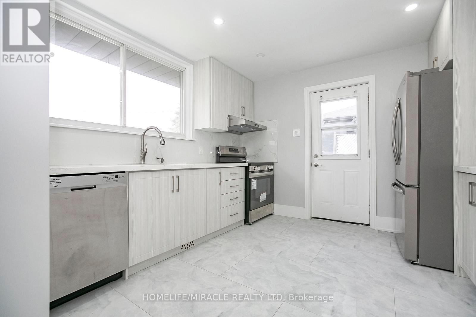 76 Raylawn Crescent, Halton Hills, Ontario  L7G 4N1 - Photo 13 - W12796940