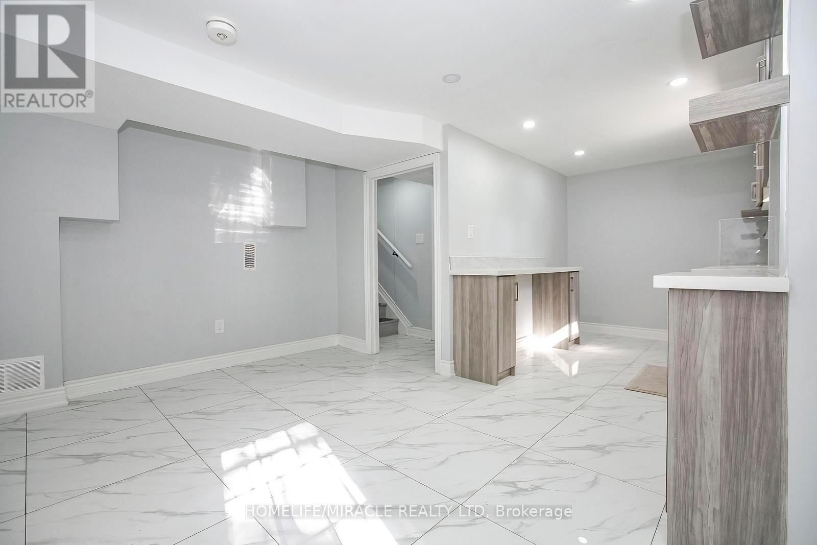 76 Raylawn Crescent, Halton Hills, Ontario  L7G 4N1 - Photo 37 - W12796940