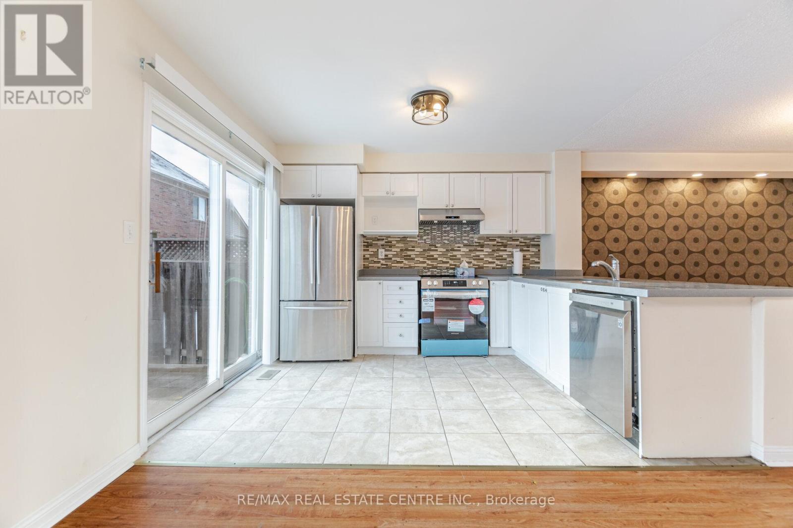 454 Collis Court, Milton, Ontario  L9T 5N1 - Photo 11 - W12796966