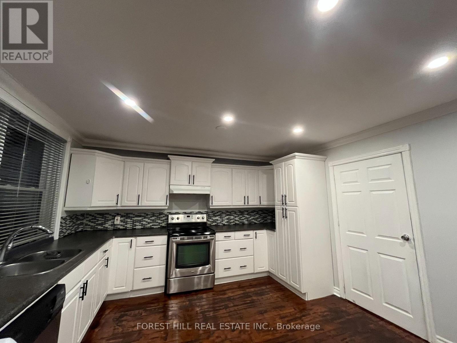 A - 1396 Leighland Road, Burlington, Ontario  L7R 3S8 - Photo 3 - W12796988