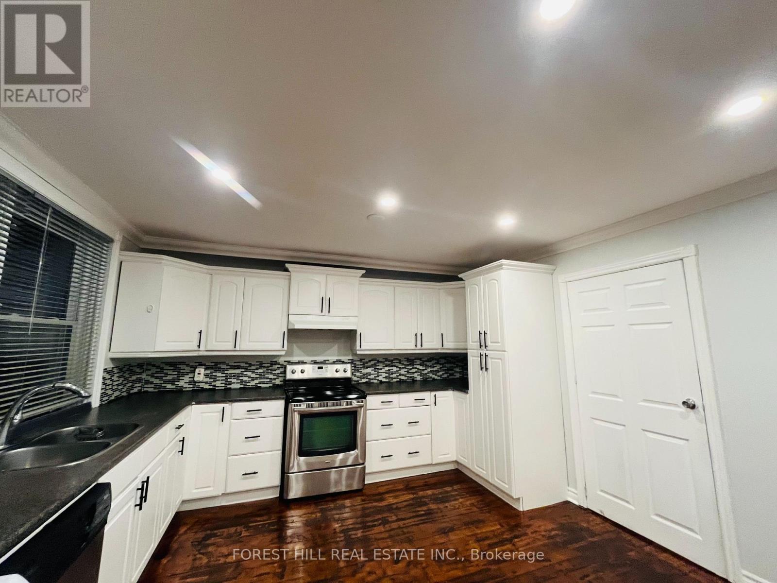 A - 1396 Leighland Road, Burlington, Ontario  L7R 3S8 - Photo 4 - W12796988