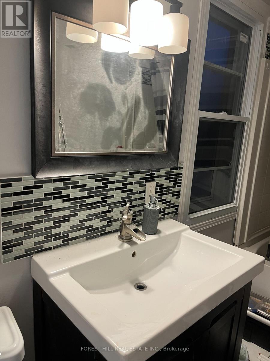 A - 1396 Leighland Road, Burlington, Ontario  L7R 3S8 - Photo 8 - W12796988