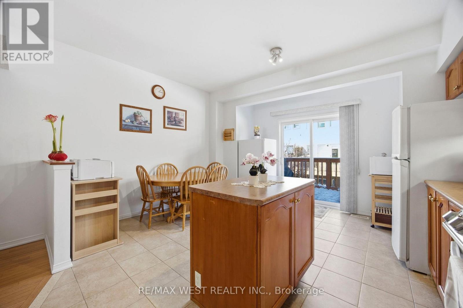 138 Manitoba Street, Toronto, Ontario  M8Y 1E3 - Photo 11 - W12797036