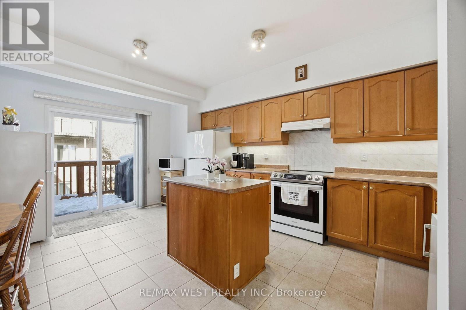 138 Manitoba Street, Toronto, Ontario  M8Y 1E3 - Photo 15 - W12797036