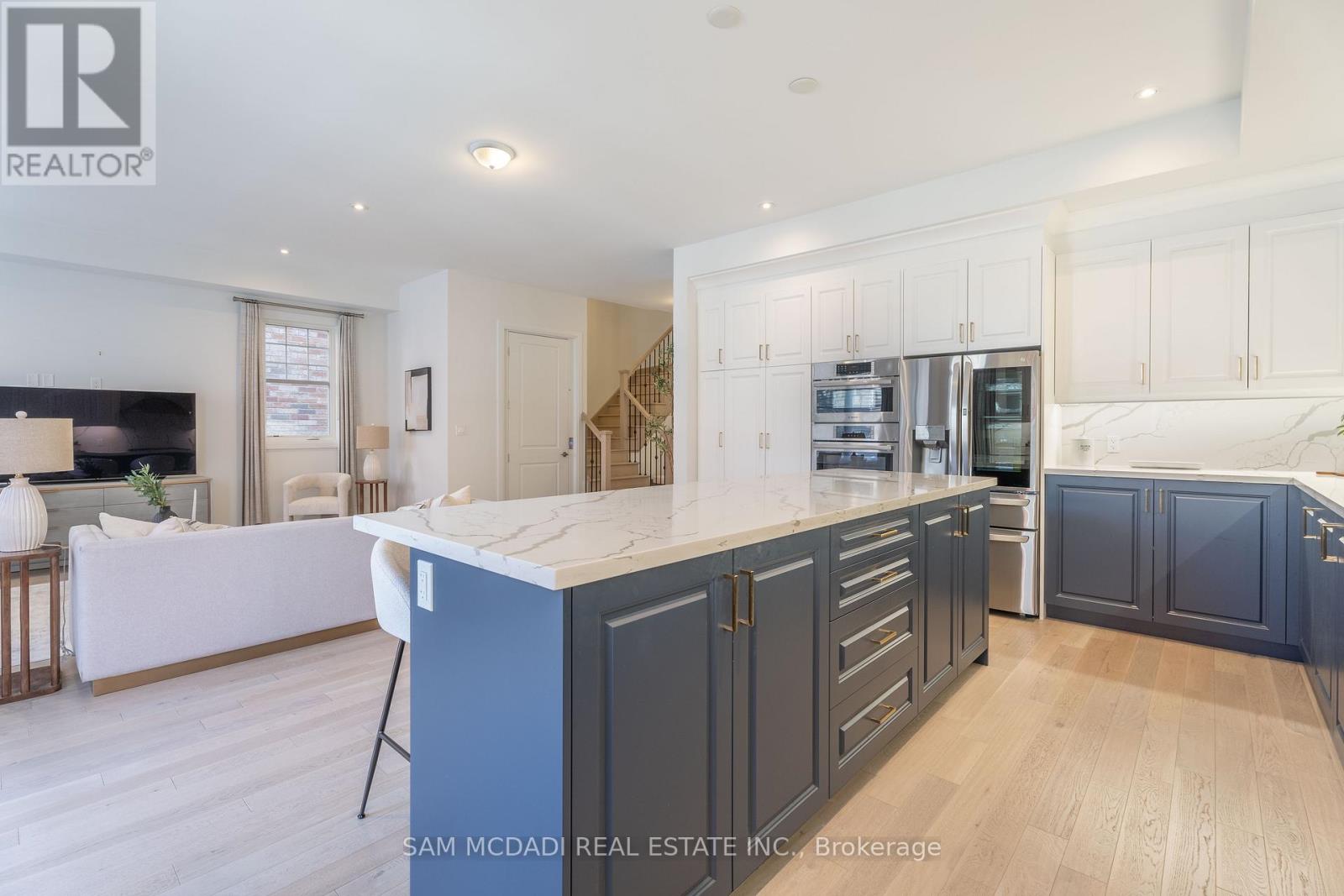 1949 Barbertown Road, Mississauga, Ontario  L5M 2G9 - Photo 10 - W12797068