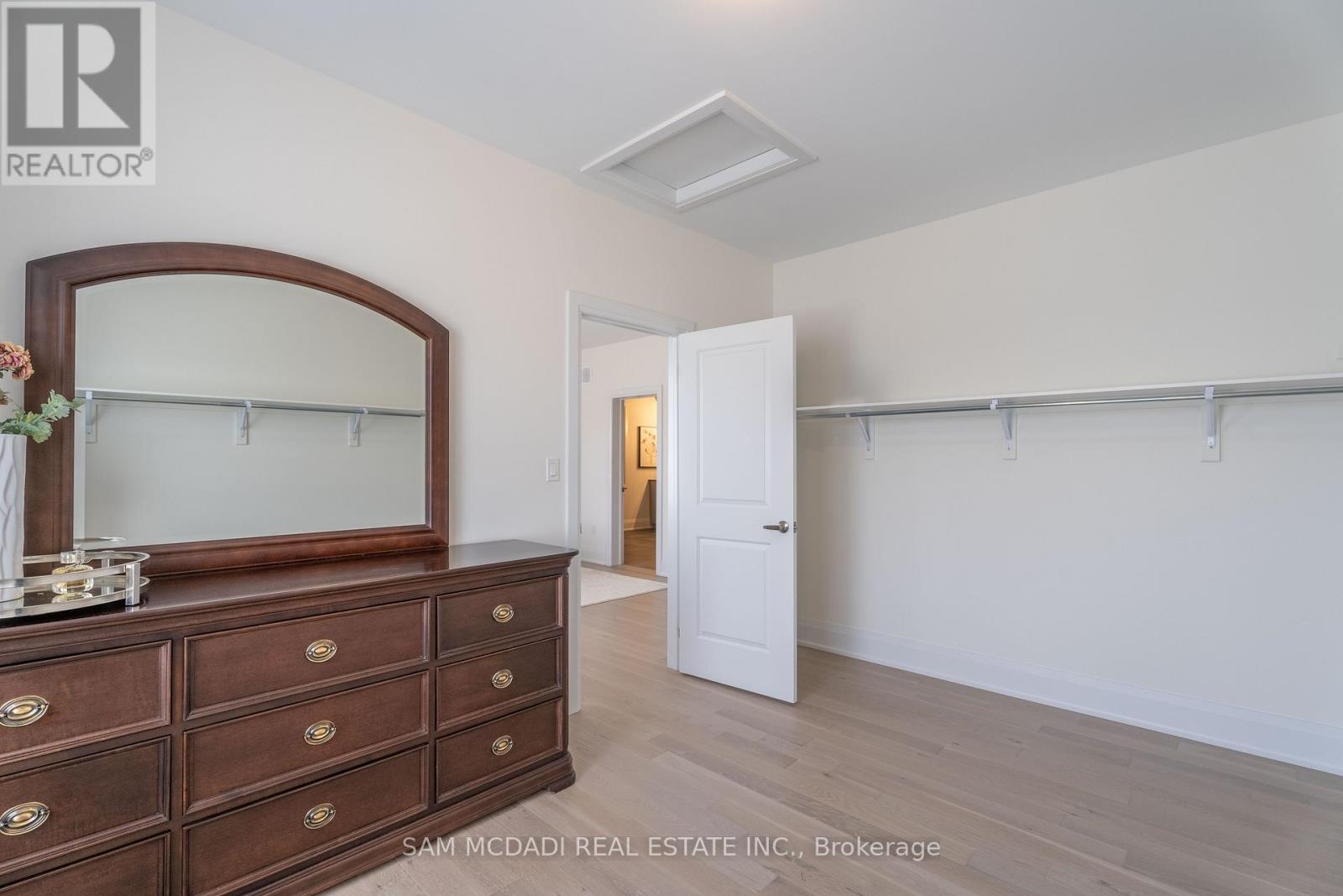 1949 Barbertown Road, Mississauga, Ontario  L5M 2G9 - Photo 17 - W12797068