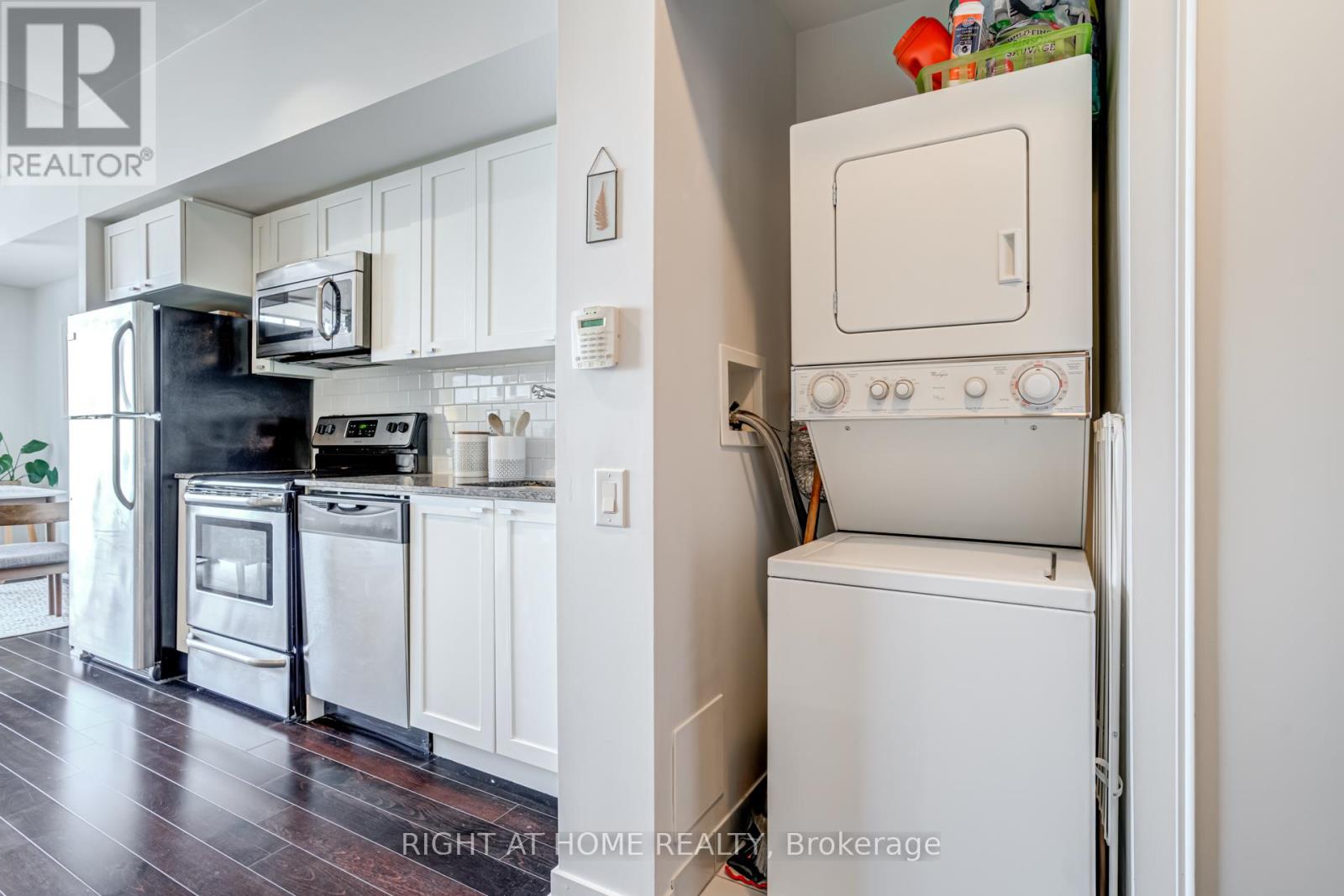 1706 - 105 The Queensway Avenue, Toronto, Ontario  M6S 5B5 - Photo 24 - W12797090