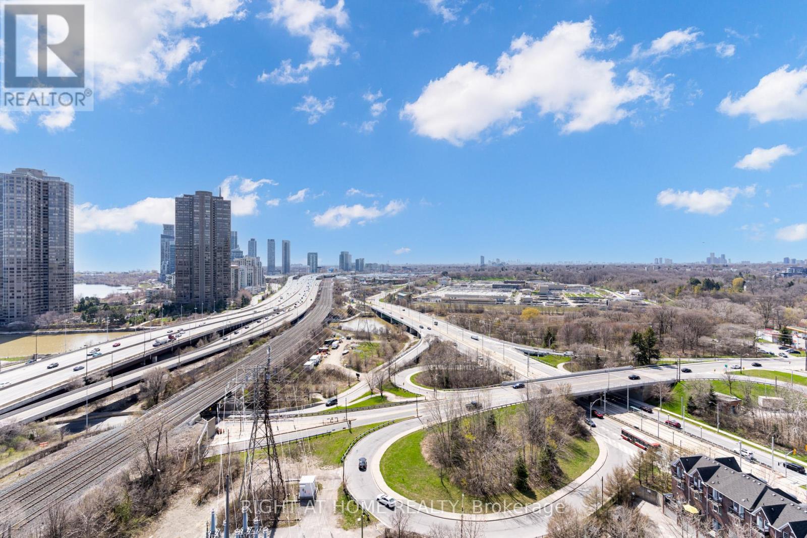 1706 - 105 The Queensway Avenue, Toronto, Ontario  M6S 5B5 - Photo 27 - W12797090