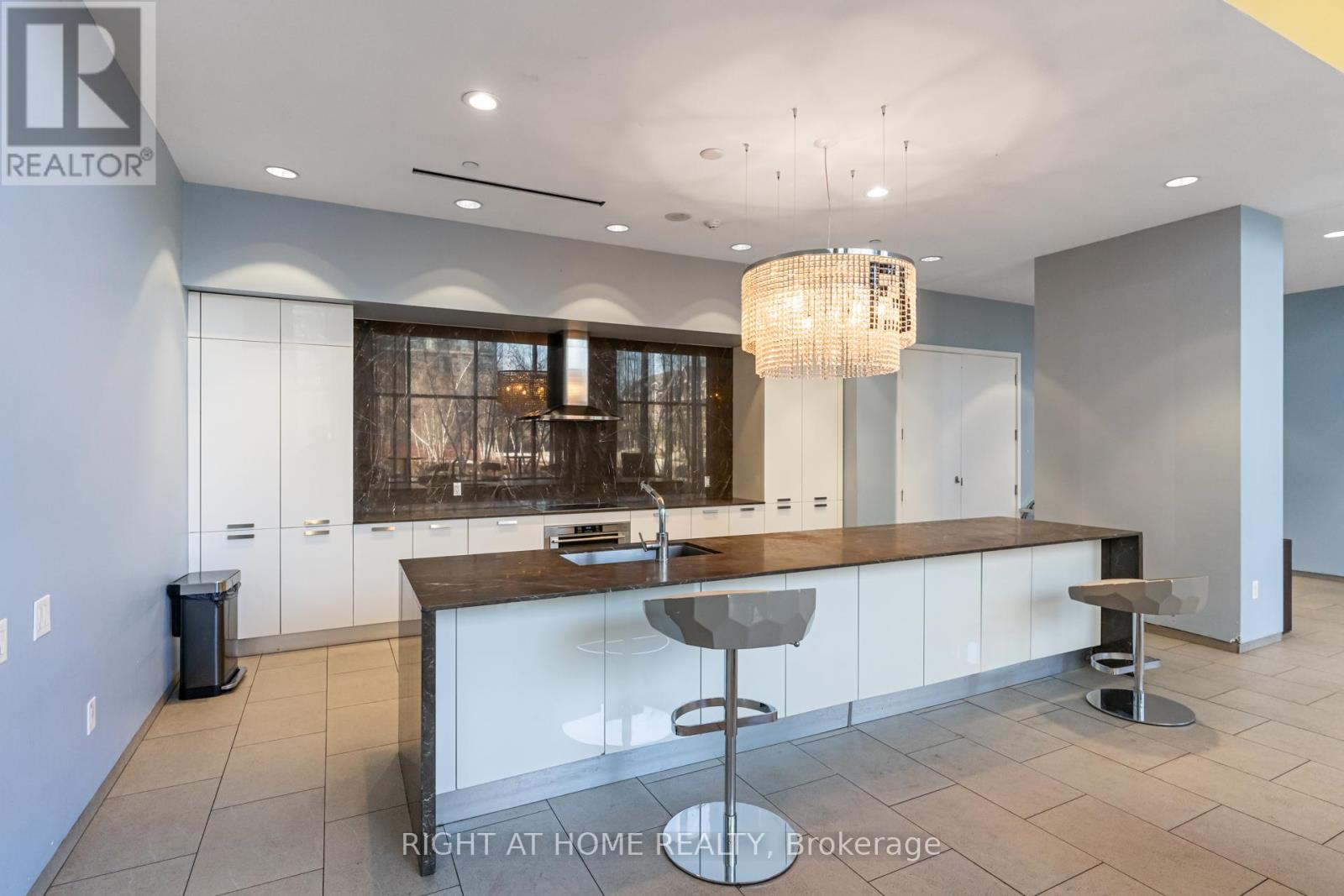 1706 - 105 The Queensway Avenue, Toronto, Ontario  M6S 5B5 - Photo 35 - W12797090