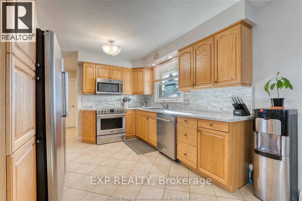 111 Danforth Avenue, Leamington, Ontario  N8H 2R1 - Photo 10 - X12796808