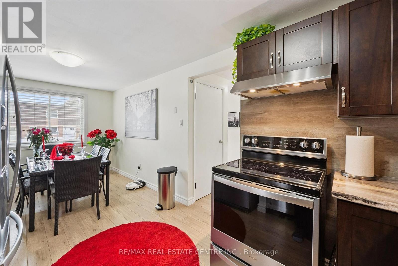 9 - 120 Country Club Drive, Guelph, Ontario  N1E 3K7 - Photo 15 - X12796858