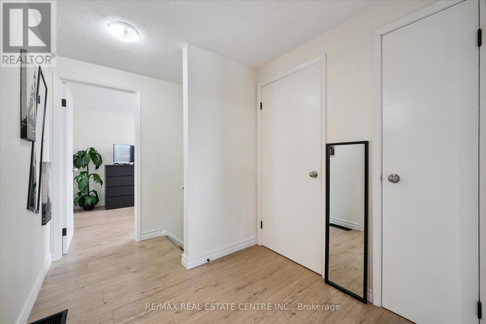 9 - 120 Country Club Drive, Guelph, Ontario  N1E 3K7 - Photo 21 - X12796858