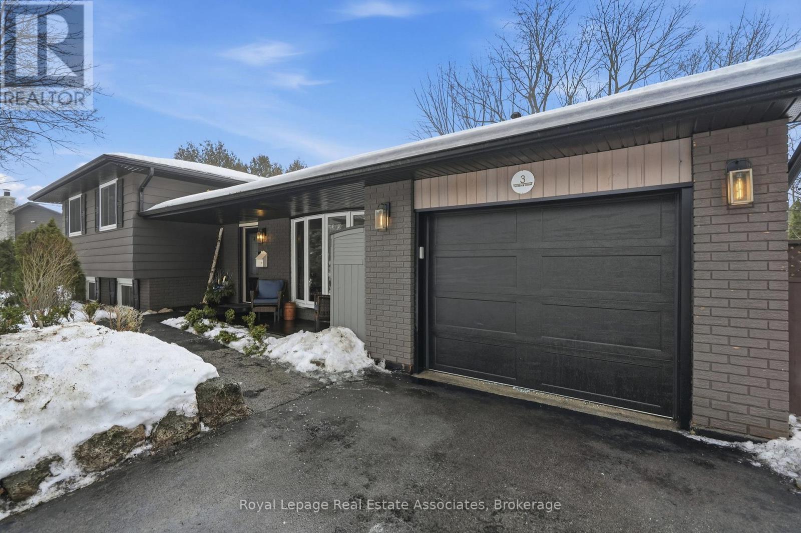 3 Tynedale Court, Hamilton, Ontario  L0R 1H3 - Photo 3 - X12796896