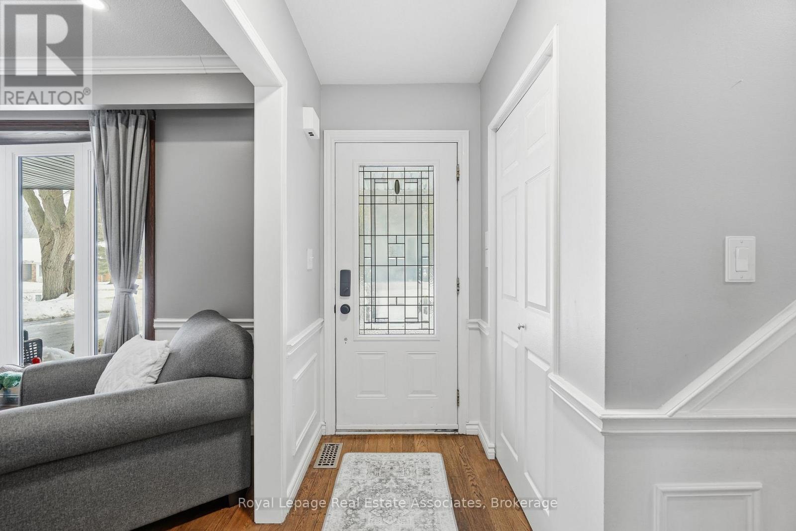 3 Tynedale Court, Hamilton, Ontario  L0R 1H3 - Photo 4 - X12796896