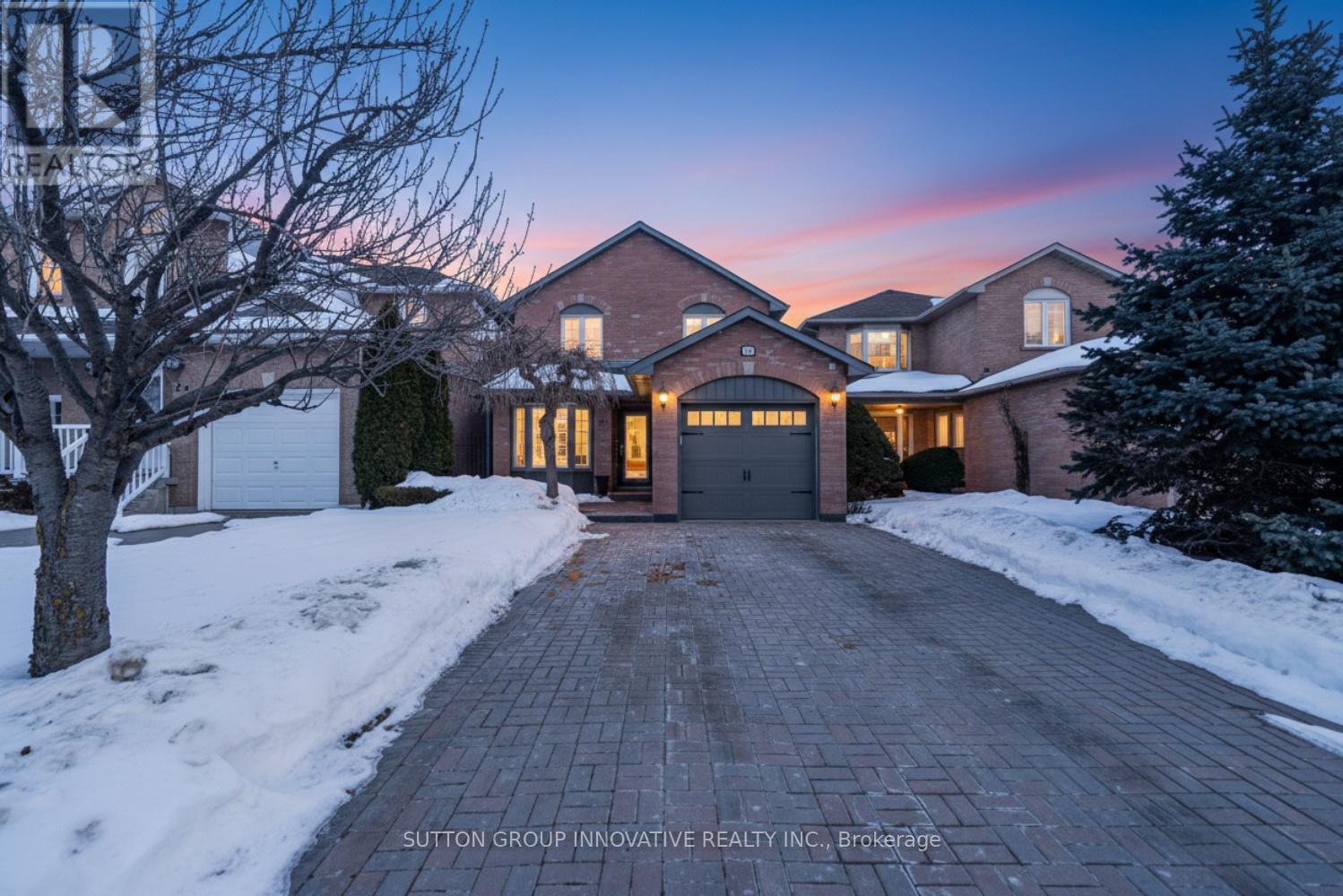 27 Beaverton Drive, Hamilton, Ontario  L8W 3K9 - Photo 2 - X12796924