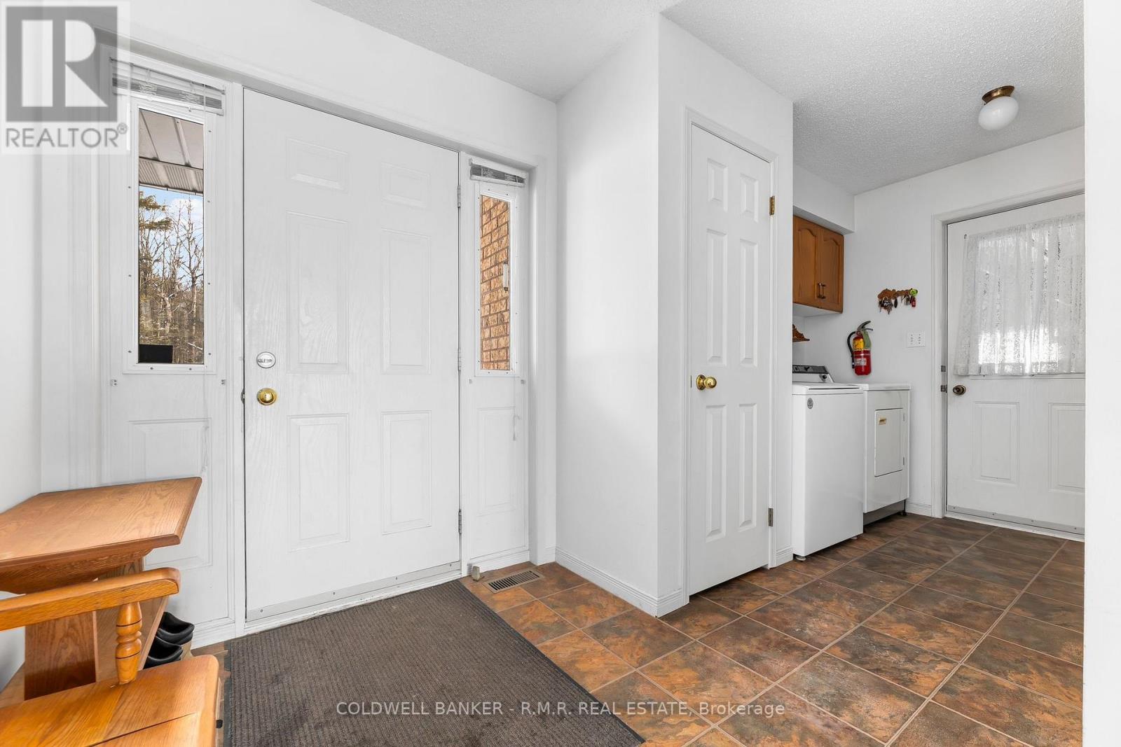 17 Stanley Road, Kawartha Lakes, Ontario  K0M 2T0 - Photo 10 - X12797010