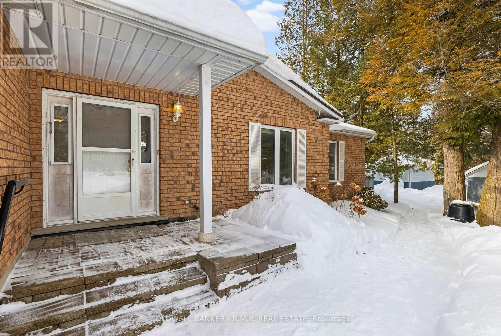 17 Stanley Road, Kawartha Lakes, Ontario  K0M 2T0 - Photo 9 - X12797010