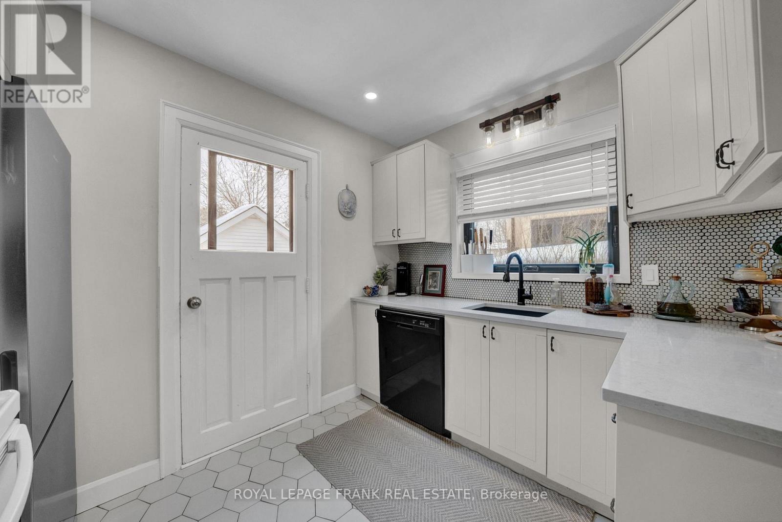 86 Roxborough Avenue, Oshawa, Ontario  L1G 5W4 - Photo 14 - E12797102